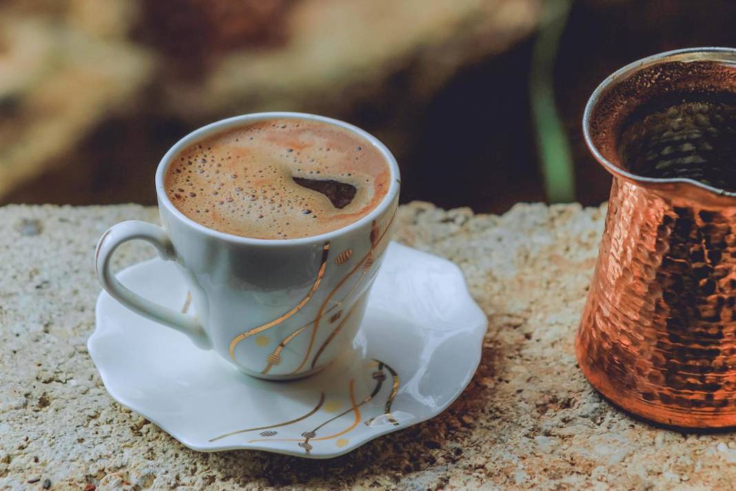 Kahvenin içine kaşık kaşık koyun! Tıkalı bağırsakları motor gibi çalıştırıyor kabızlığı bitiriyor 15